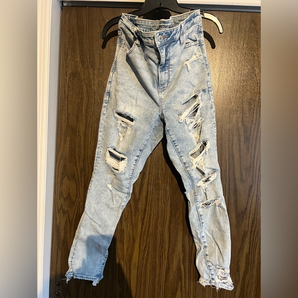 American Eagle Outfitters Light Blue Distressed Jeans